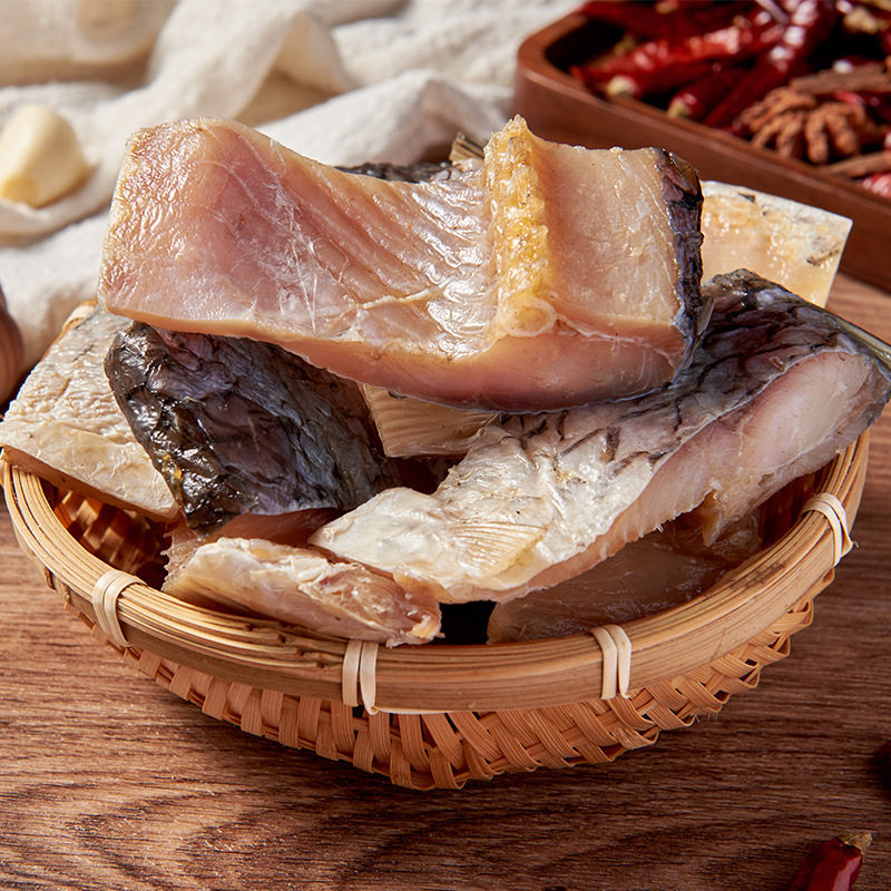 湖北特产500克草鱼风干咸鱼干货腊鱼块草鱼阳干草鱼块散装发包邮