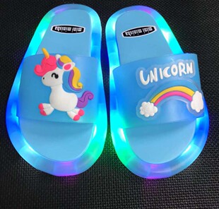 儿童拖鞋发光拖鞋卡通拖凉鞋独角兽网红草莓水晶闪亮灯彩会发亮