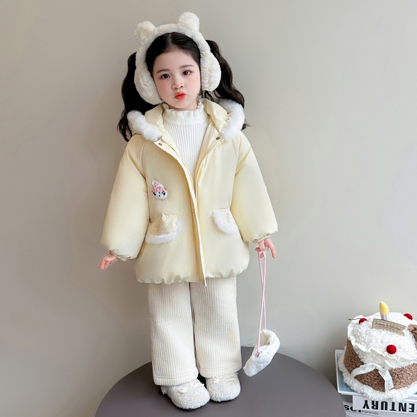 女小童羽绒服冬装2025新款洋气儿童白鸭绒外套加厚保暖冬季羽绒衣，童装羽绒服，祺妙童装