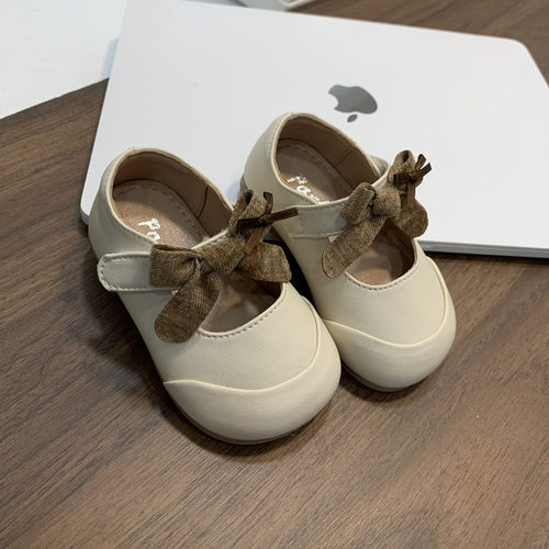 公主鞋女宝宝一岁软底婴幼儿皮鞋
