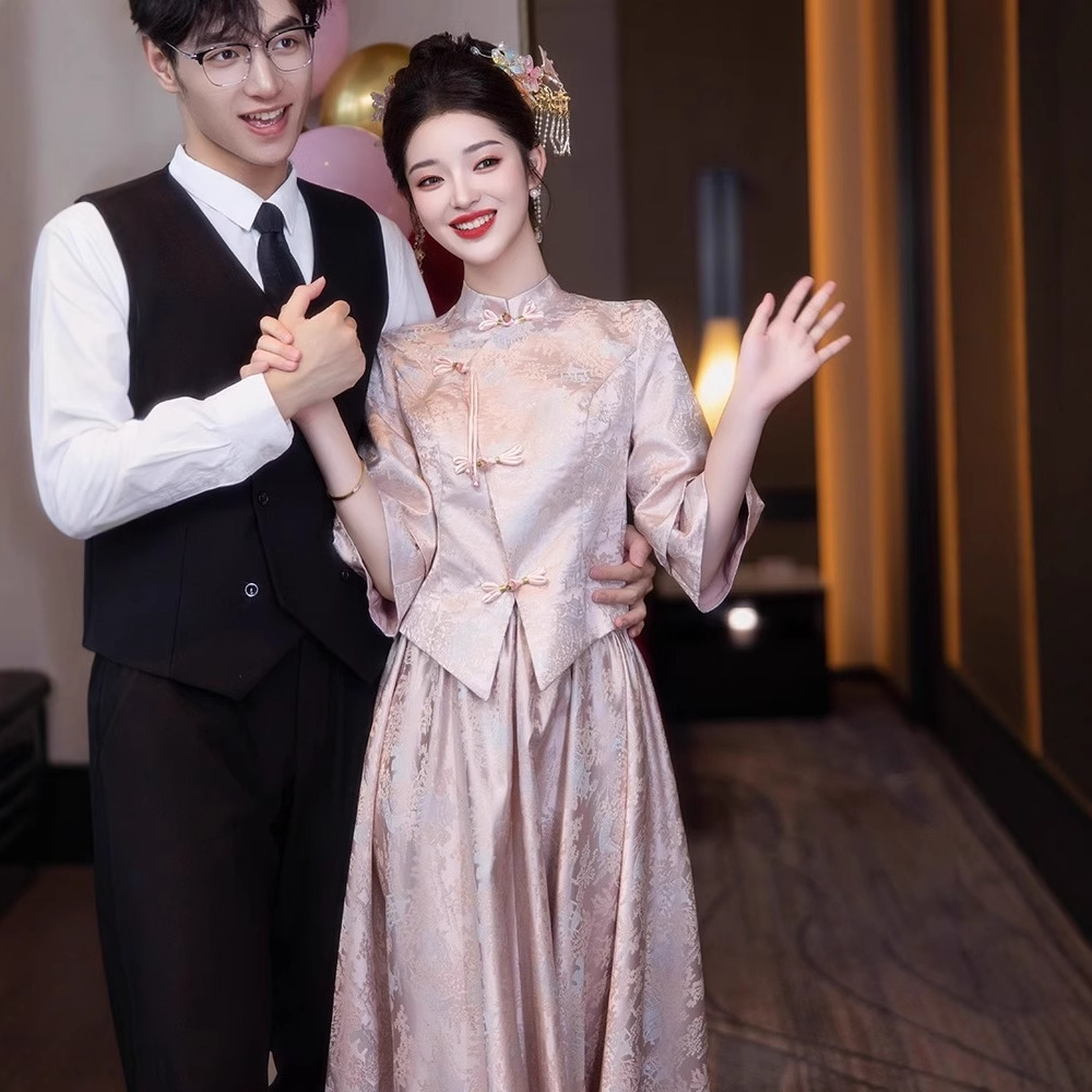 粉色敬酒服新娘改良旗袍2025秋冬款新中式订婚礼服连衣裙结婚套装