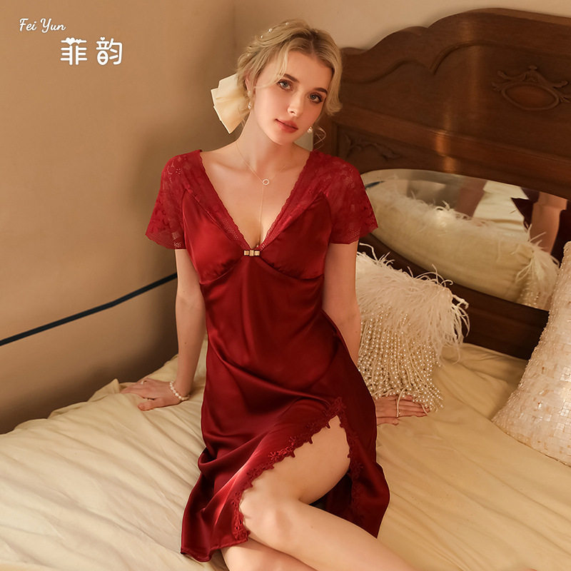 有胸垫女仿真丝短袖深V性感蕾丝