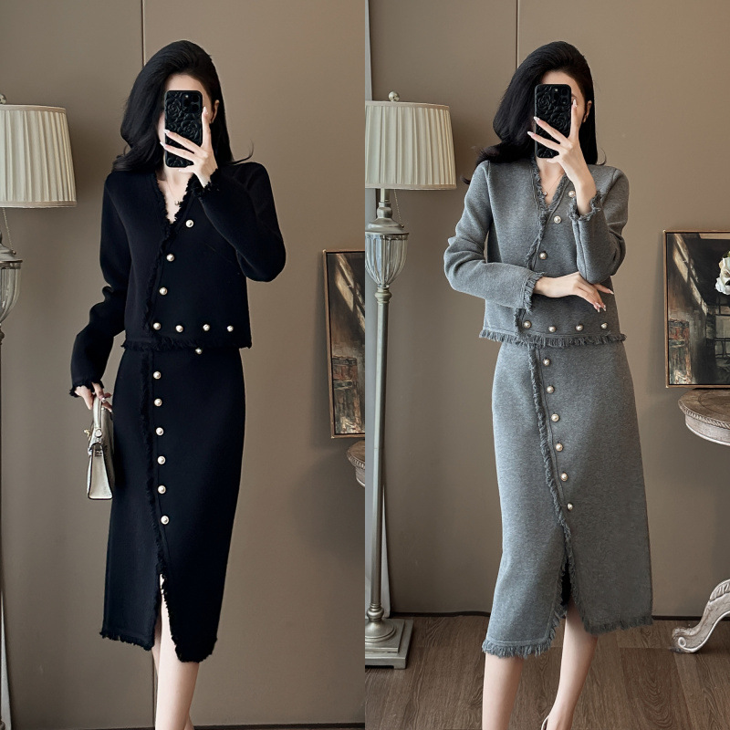 7590法式小香风V领开衫针织套装秋冬款通勤流苏开叉半身裙两件套