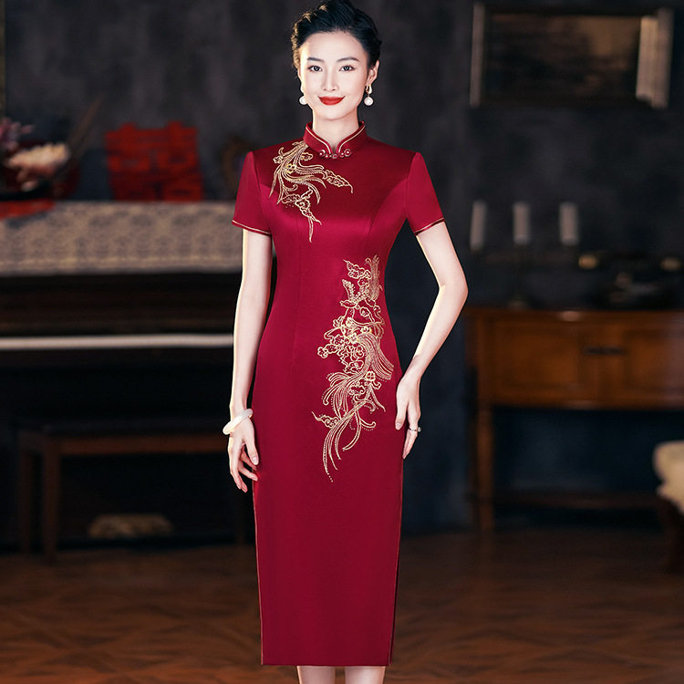 年轻喜婆婆婚礼婚宴装洋气