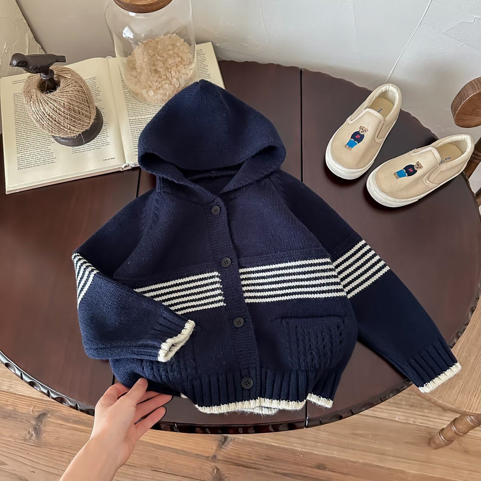 男童毛衣开衫2025秋冬儿童休闲慵懒风针织帽衫森系柔软条纹外套潮