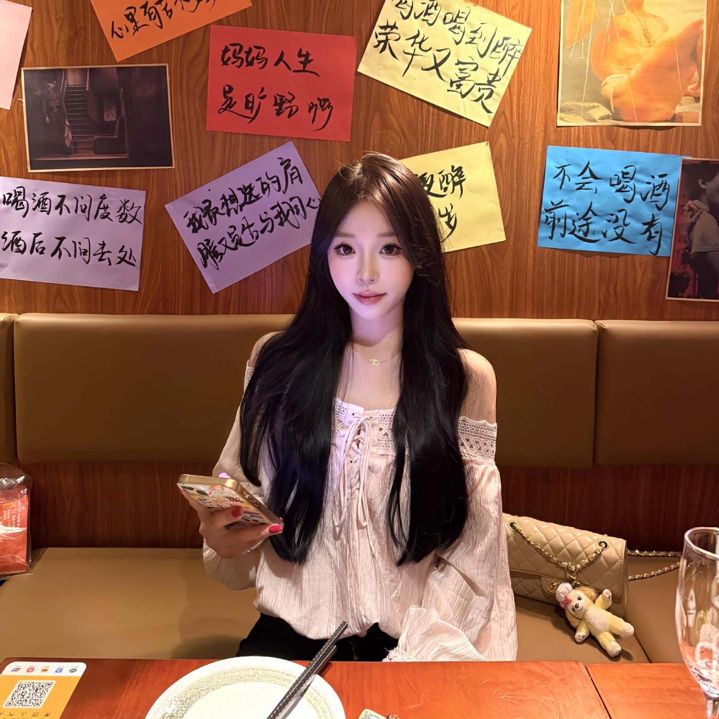 韩系纯欲风粉色一字肩灯笼袖衬衫女夏镂空蕾丝系带温柔时尚上衣