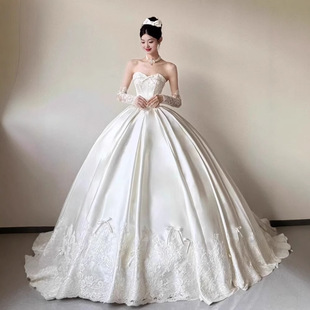 婚纱礼服新娘2025新款 主纱龄显瘦复古蕾丝级质感缎面抹胸拖尾