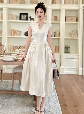 2025夏季新款女装重工镶钻V领收腰大摆无袖连衣裙长款a字裙21753