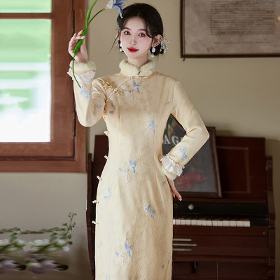 刺绣黄色加绒加厚冬装国风中式长袖旗袍改良年轻款女复古修身冬季