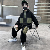 黑色