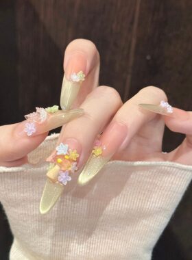 精致美观手工穿戴甲艺禾