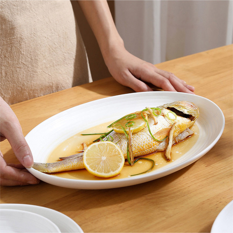 陶瓷暮云鱼盘条纹椭圆形