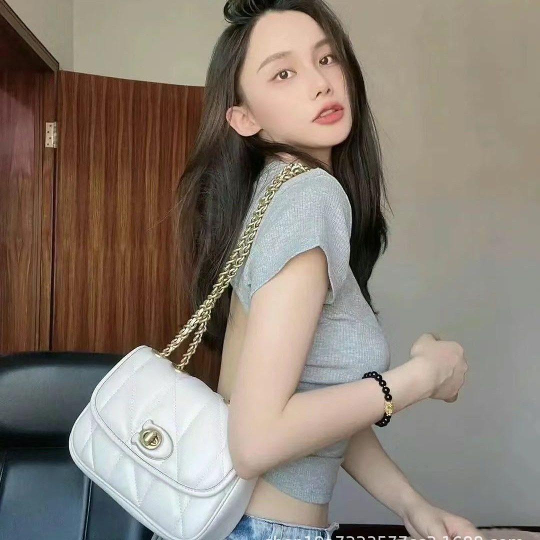 2026年新款小号云朵斜跨菱格枕头女包链条肩腋下包