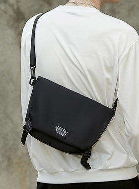 囯潮原创街头时髦个性斜挎包黑色简约时尚防水小包男女逛街单肩包