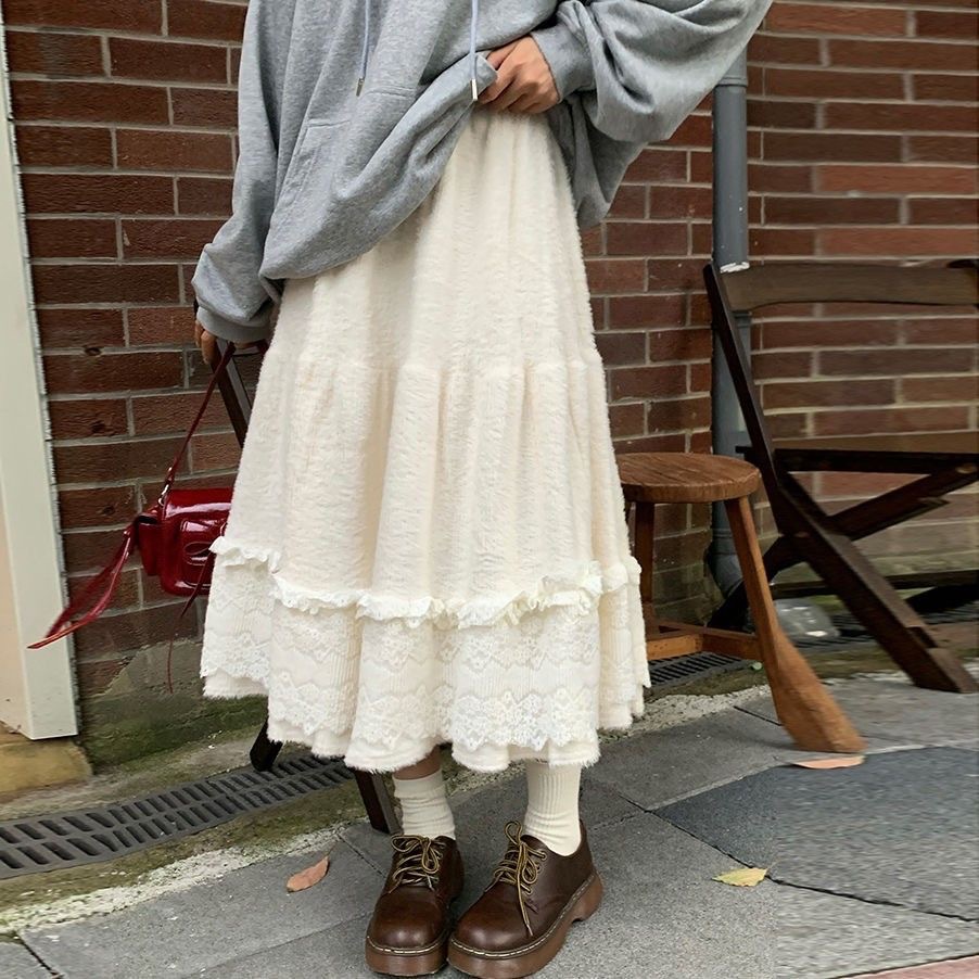 新疆长白山旅游穿搭出片甜美蕾丝拼接毛绒半身裙女冬季加绒保暖