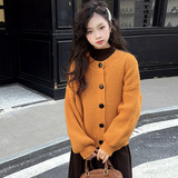 黄色扣子开衫毛衣+咖色毛呢阔腿裤