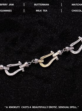 唐草纹金银拼色马蹄双扣头吊坠