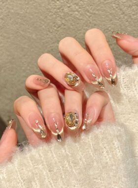 金色年华裸粉渐变金钻手工穿戴甲轻奢高级感水钻显白美甲气质款
