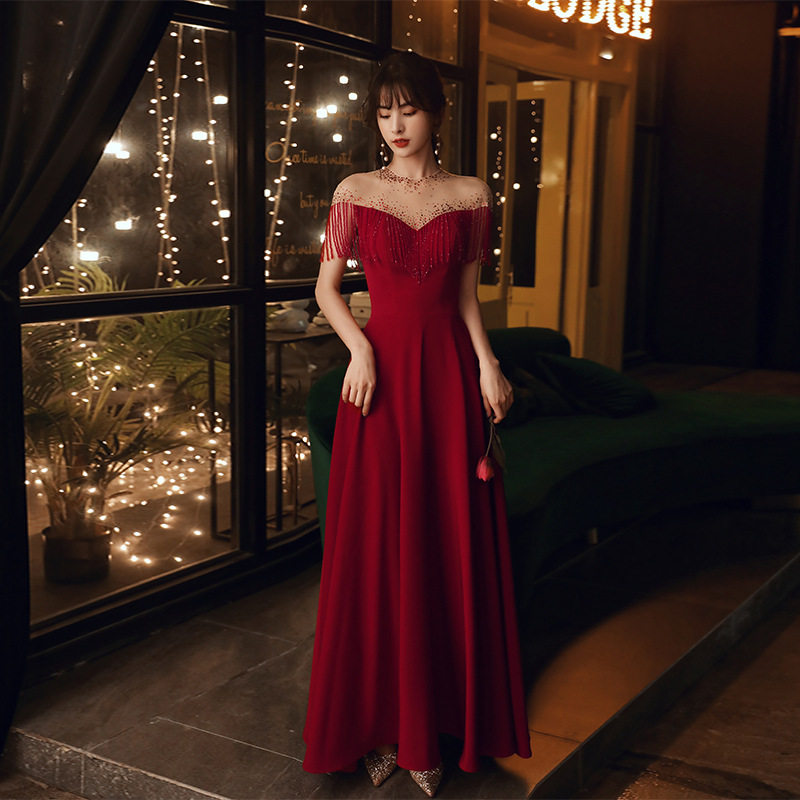 敬酒服新娘2026新款女冬季酒红色肩流苏长款显瘦订婚结婚晚礼服裙