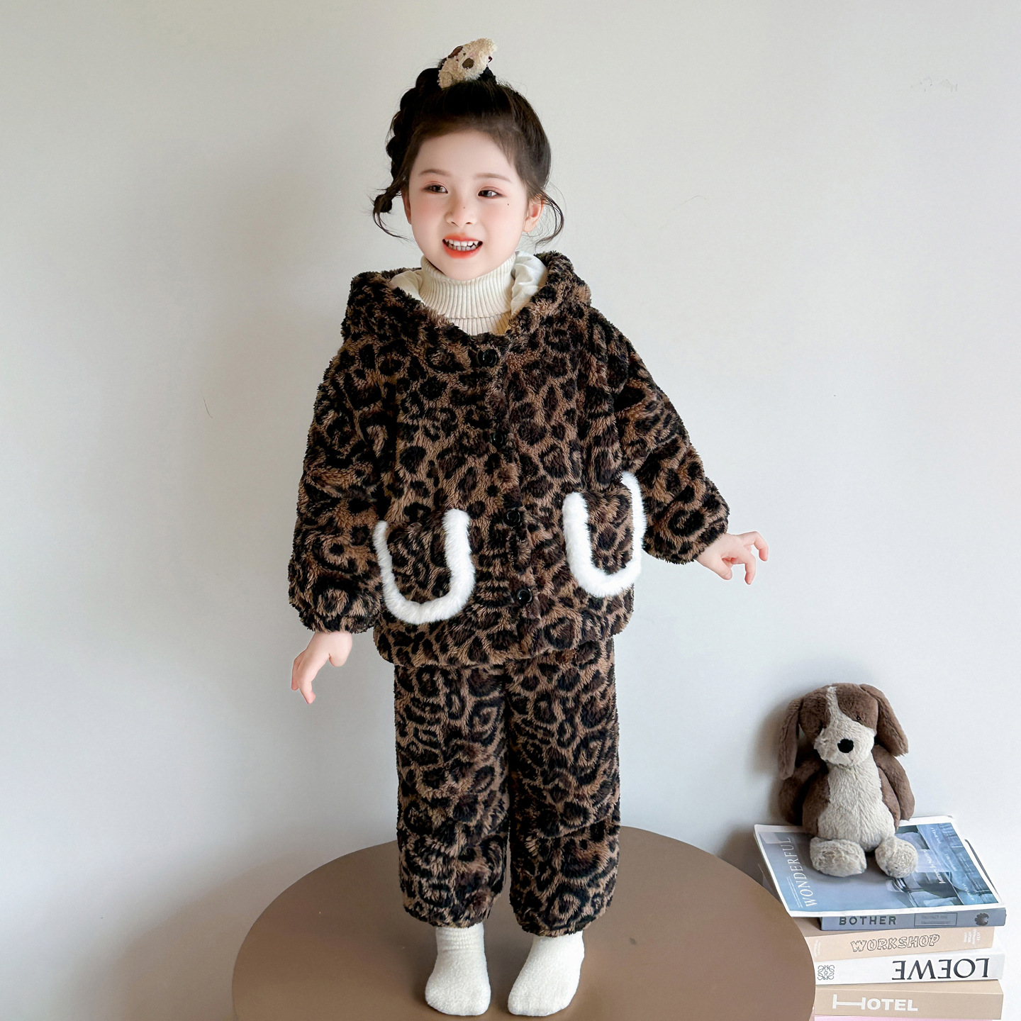 儿童睡衣套装冬季三层夹棉珊瑚绒加厚女童豹纹连帽加绒保暖家居服，童装家居服（睡衣），祺妙童装