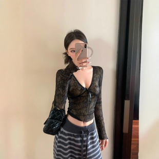 纯欲紧身短款v领蕾丝衫女春季辣妹性感打底内搭气质长袖修身上衣