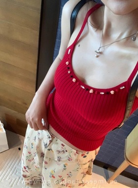 时尚设计感2024年夏花朵针织吊带背心女夏季短款修身上衣红色