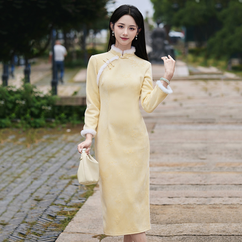 黄色加绒加厚冬装国风新中式长款长袖改良旗袍年轻款女复古秋冬季