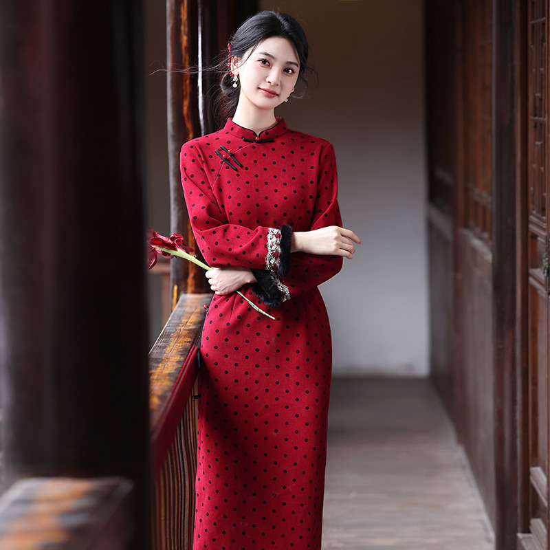 波点红色加绒国风苏州长袖改良旗袍冬季厚款女新中式拜年服秋冬装