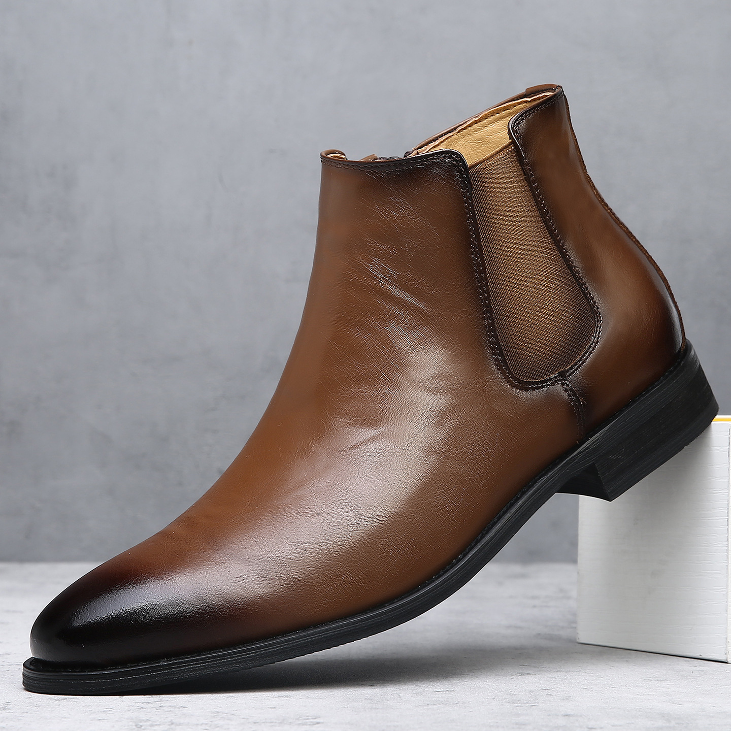 端复古尖头切尔西靴士一脚蹬休闲真皮英伦风皮靴中帮马丁靴潮