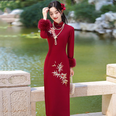 刺绣红色加绒加厚冬装国风新中式长袖改良旗袍女复古拜年服秋冬季