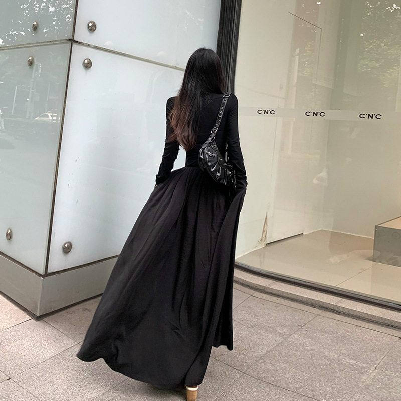赫本风小黑裙坠感裙法式气质收腰修身超长款长袖打底连衣裙女秋冬