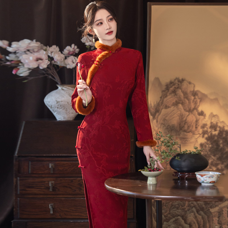 红色加绒国风中式长袖改良旗袍冬季厚款2025新款女复古拜年服秋冬