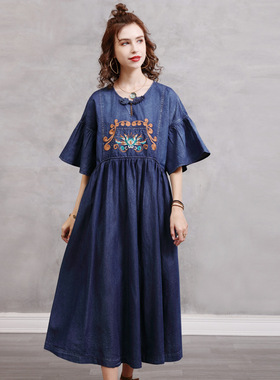 减龄胖妹妹大码女装刺绣宽松牛仔复古褶皱蝙蝠落肩袖连衣裙82336