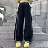 深蓝色