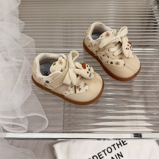 秋冬2岁宝宝鞋子女宝2025新款学步加绒棉鞋运动鞋软底可爱阿甘鞋1