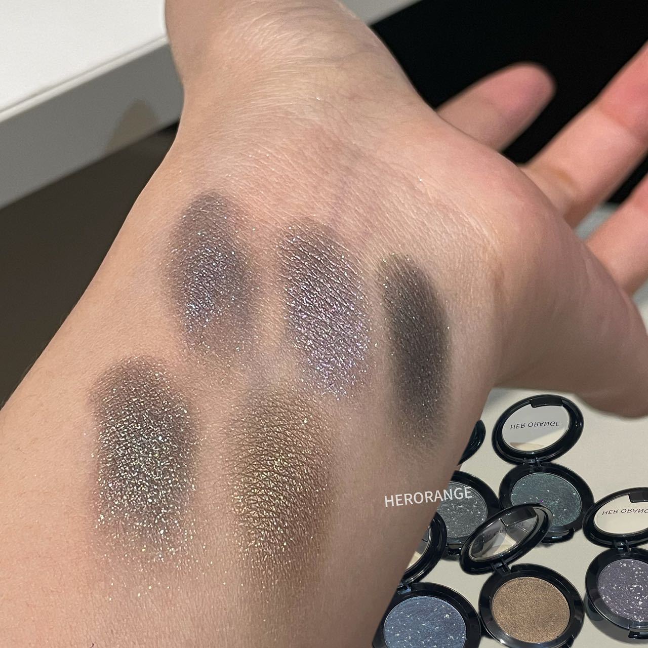 五彩斑斓多用眼影盘HERORANGE珠光爆闪光提亮卧蚕修容色眼影