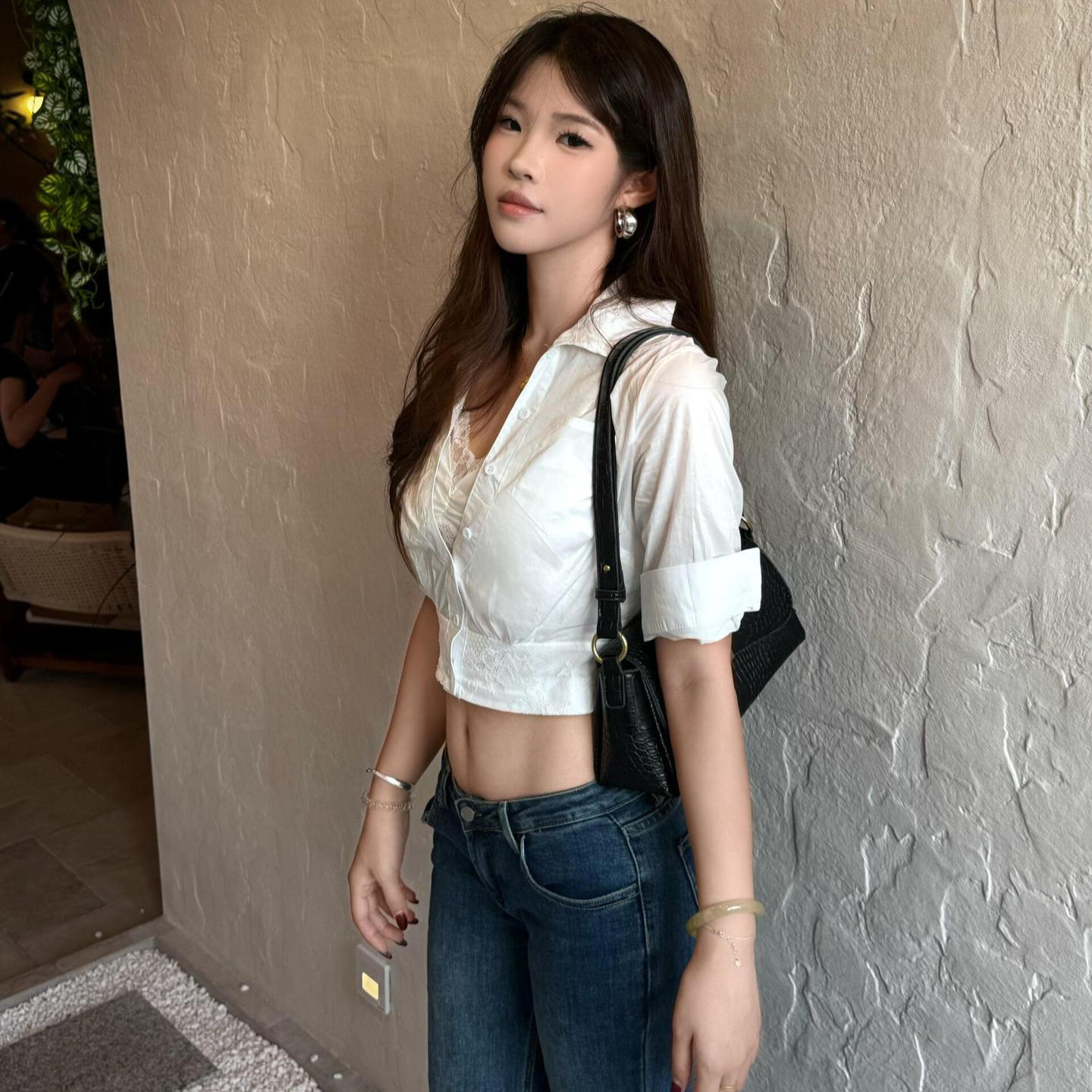 纯欲风白色Polo领蕾丝七分袖衬衫女春秋气质性感短款露脐别致上衣