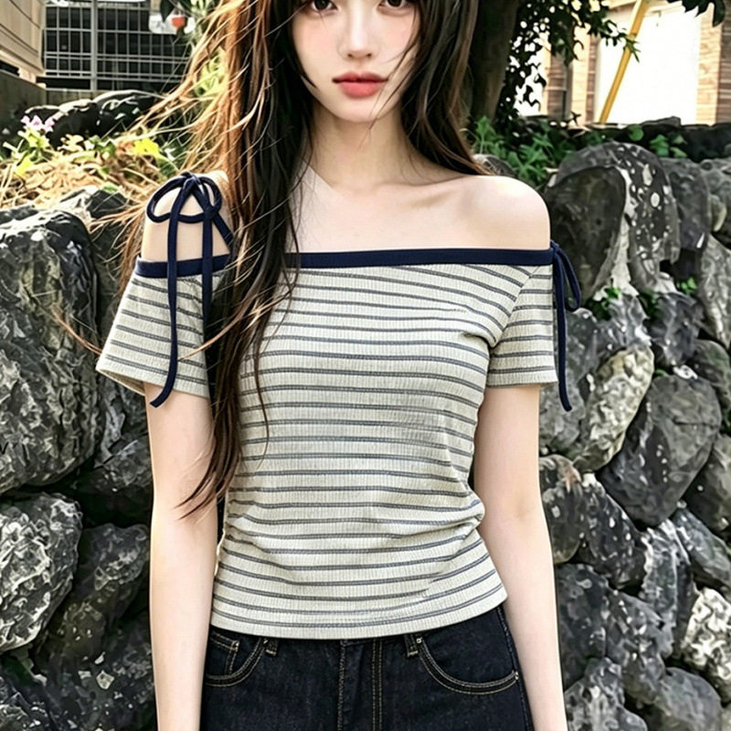 条纹露肩一字肩短袖T恤女夏季收腰法式掐腰独特漂亮短款斜肩上衣