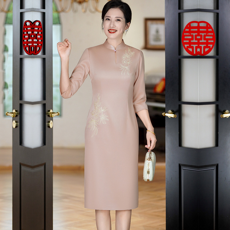 秋冬醋酸弹力缎刺绣旗袍七分袖修身显瘦日常连衣裙礼服妈妈装双层