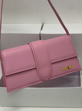 2025新款Jacquemus小众设计字母粉色牛皮单肩腋下法棍包时尚百搭