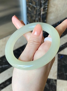 新疆天然和田玉手镯女款晴水胖圆条翡翠玉镯子冰种青白玉髓贵妃镯