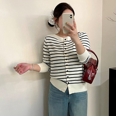 显瘦条纹衫百搭宽松针织衫