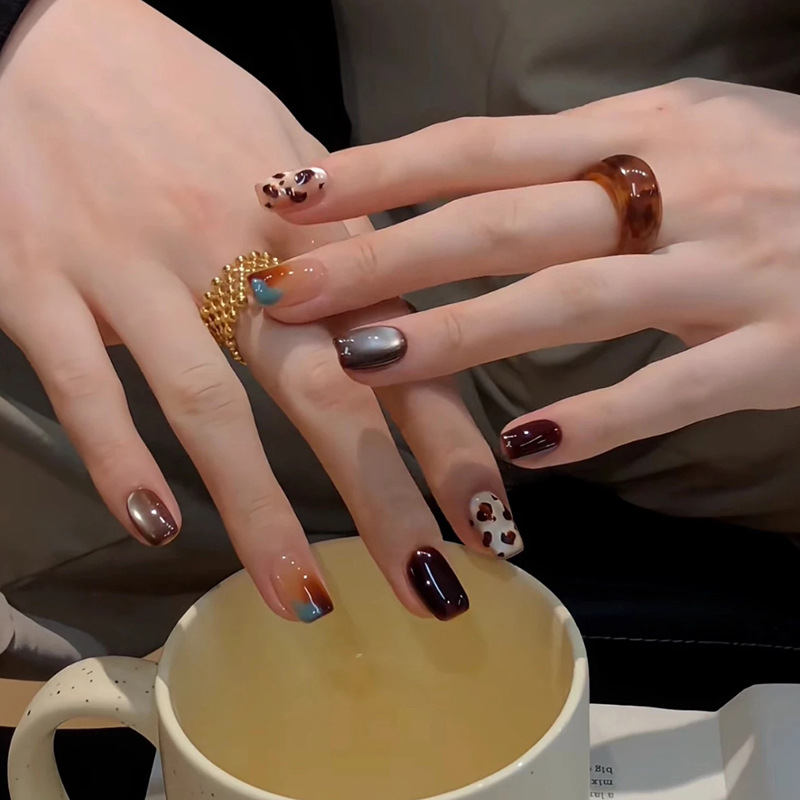 【琥珀流光】秋冬豹纹玻璃珠猫眼短款穿戴甲级感纯手工显白美甲