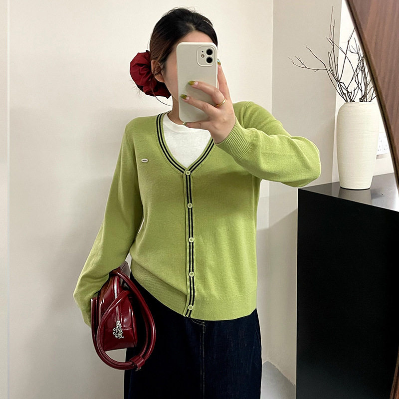 大码女装气质圆领撞色假两件上衣2026春款胖mm休闲长袖针织衫女潮