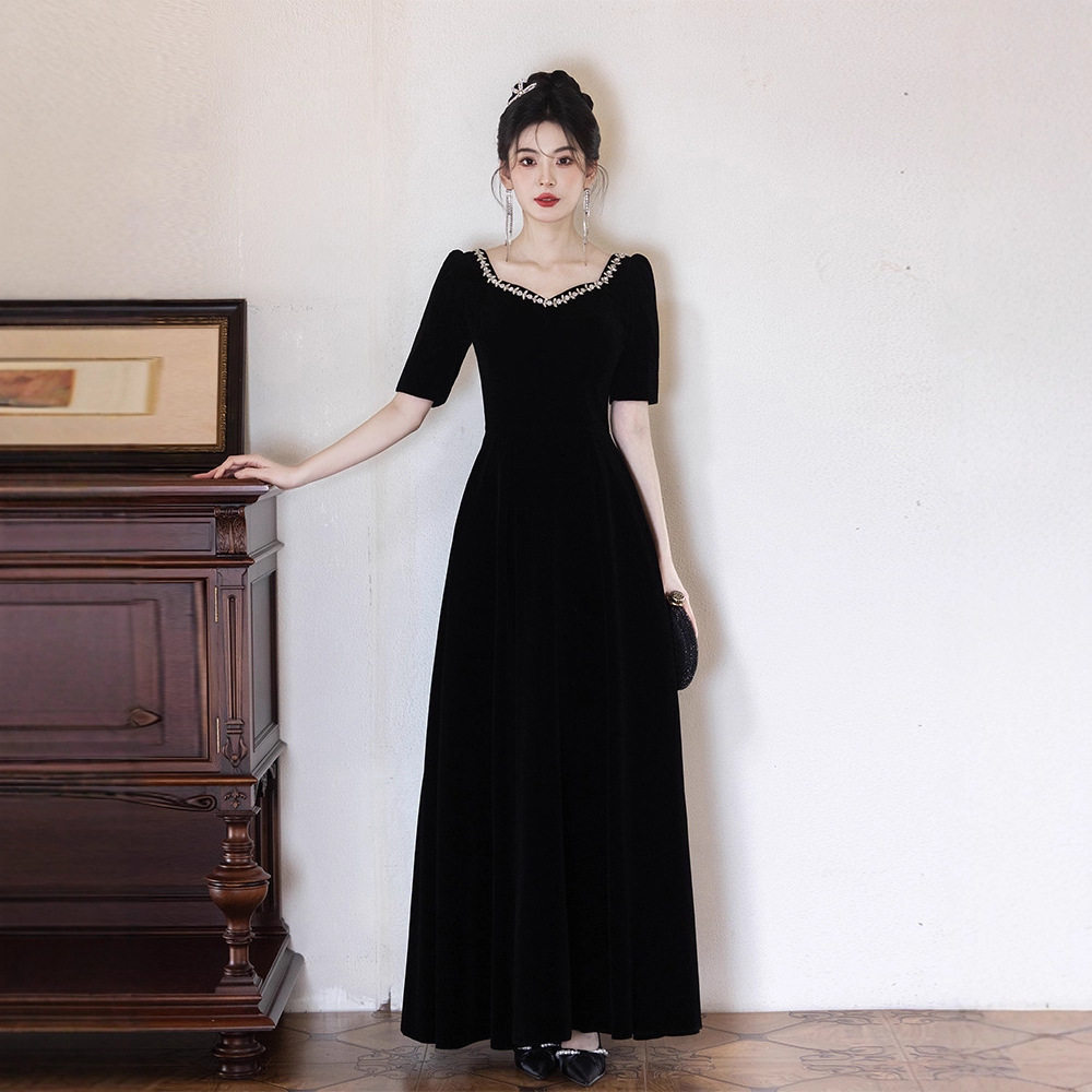 黑色礼服级感轻奢小众演出服2026新款年会主持人连衣裙日常可穿
