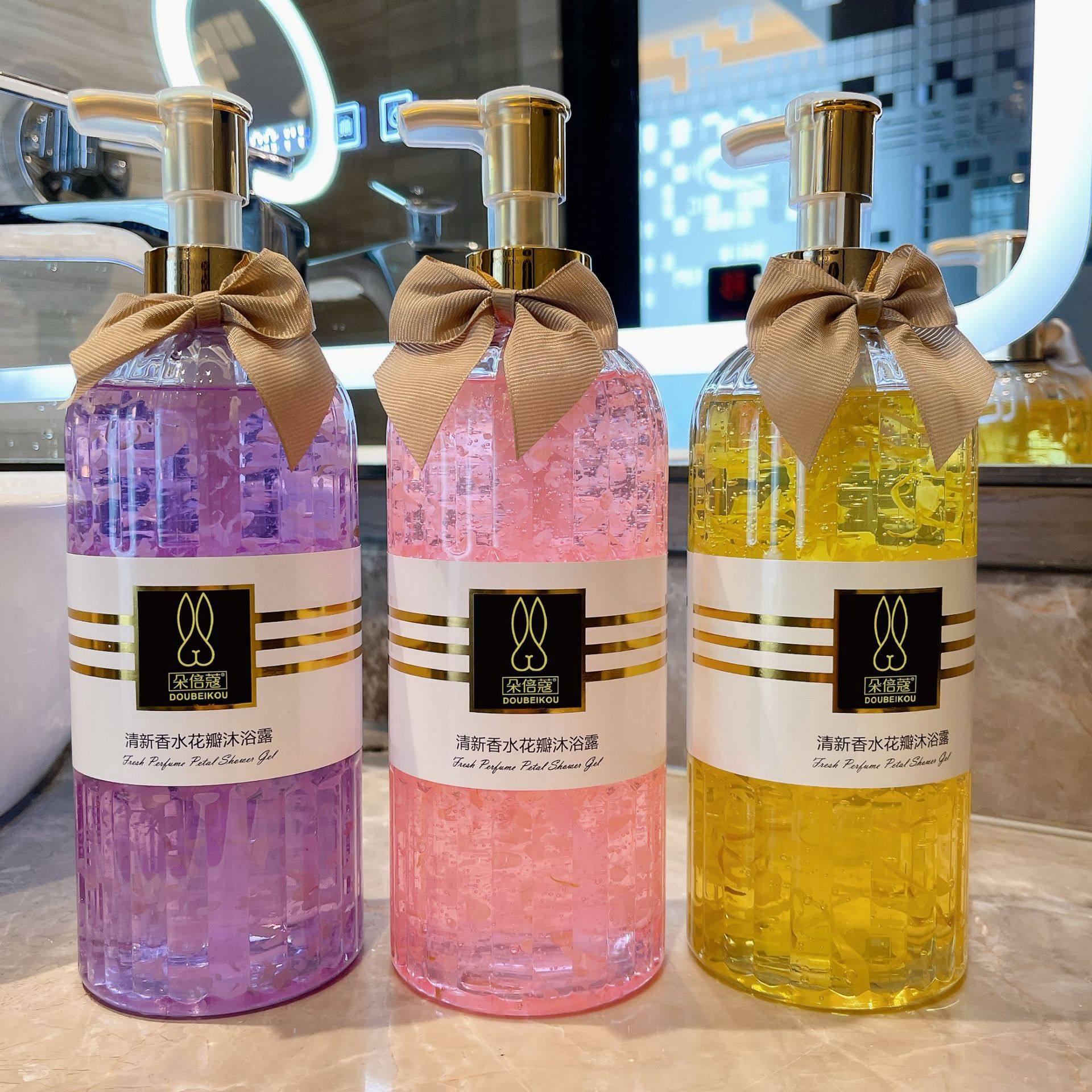 朵倍蔻蝴蝶结花瓣沐浴露大容量家庭沐浴露保湿香水沐浴乳持久留香,洗护清洁剂/卫生巾/纸/香薰,沐浴露,淘宝优惠券,粉丝福利购,淘宝优惠卷