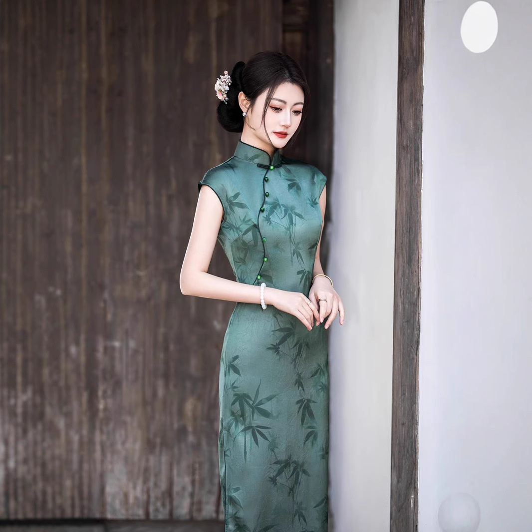 2025绿色旗袍春季新款改良国风优雅气质印花日常可穿少女