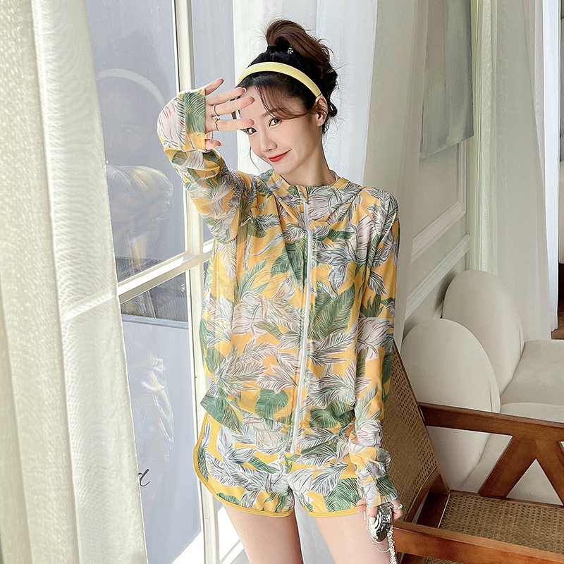 哎呀呀游泳衣保守长袖运动风遮肚显瘦小胸聚拢比基尼三件套泡温泉