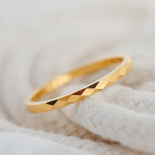 2mm菱格纹新款钛钢不掉色戒指ins级感网红金色批花指环切面饰品