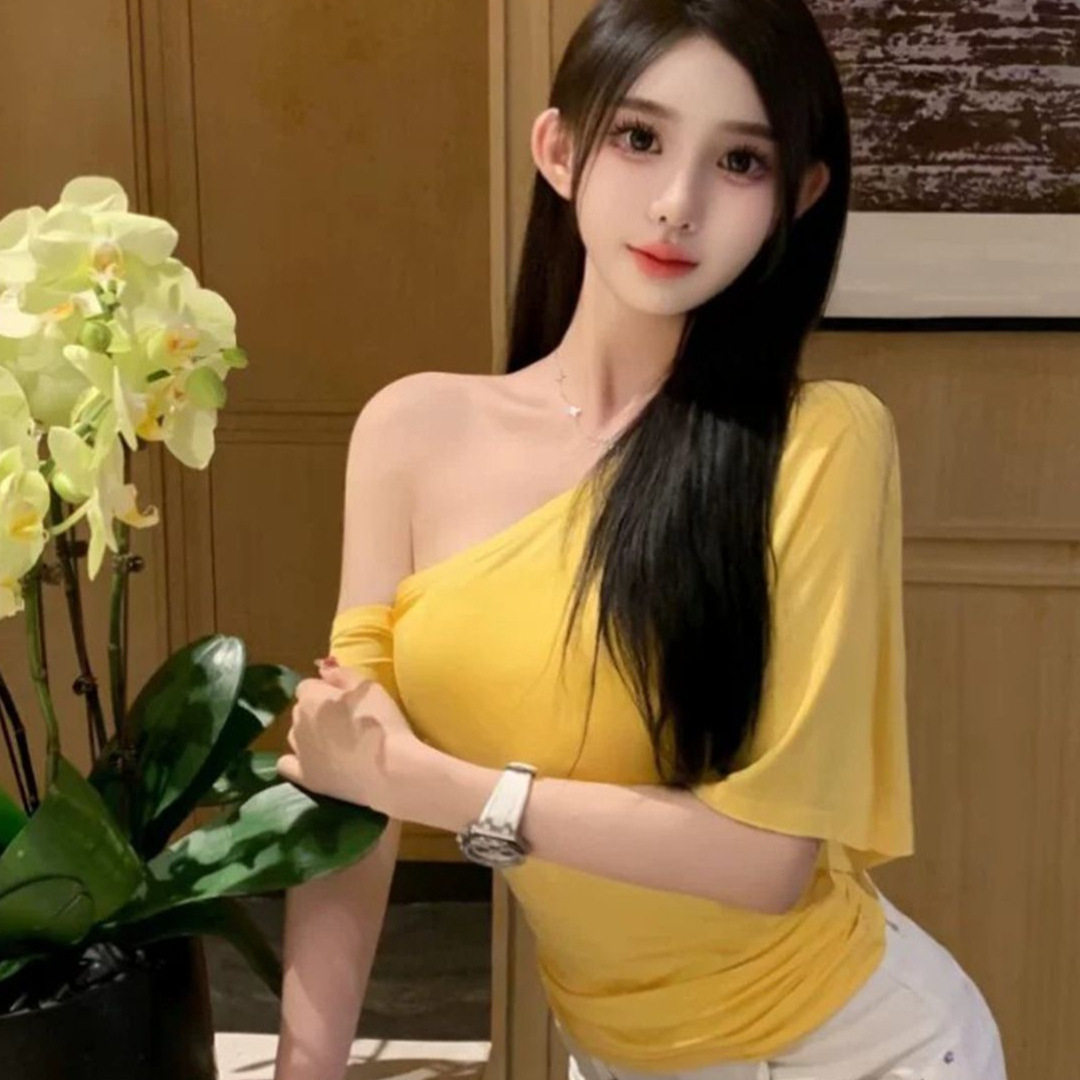2026夏季新款甜辣风斜肩蝙蝠袖T恤女设计感气质修身显瘦百搭上衣